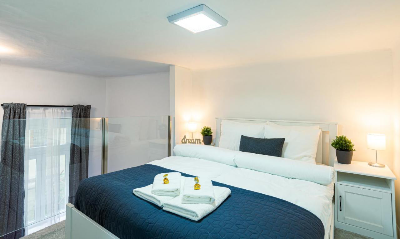 Bella Mia - Entire Apartment Near Liszt Ferenc Ter Boedapest Buitenkant foto