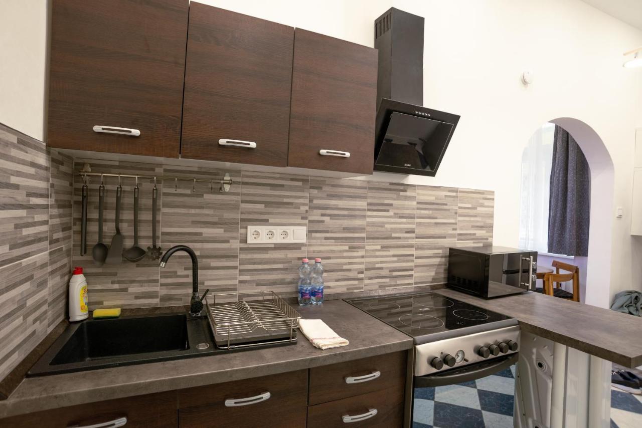 Bella Mia - Entire Apartment Near Liszt Ferenc Ter Boedapest Buitenkant foto