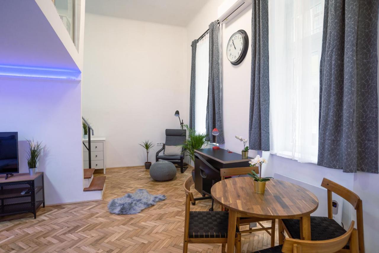 Bella Mia - Entire Apartment Near Liszt Ferenc Ter Boedapest Buitenkant foto