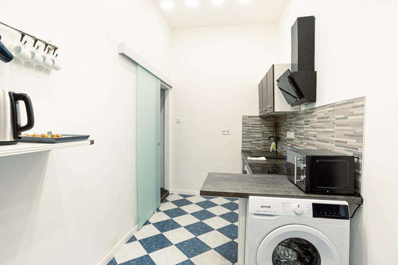 Bella Mia - Entire Apartment Near Liszt Ferenc Ter Boedapest Buitenkant foto